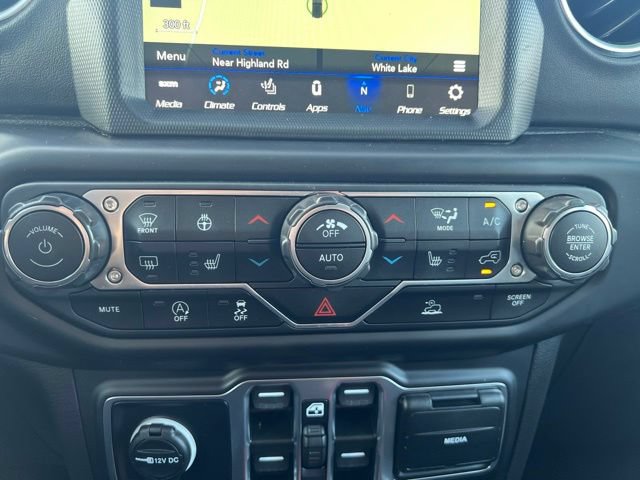 Used 2023 Jeep Wrangler Unlimited Sahara w/ Cold Weather Group AWD/4WD image 28