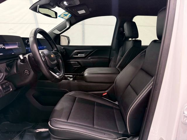 Used 2025 Chevrolet Silverado EV LT image 14