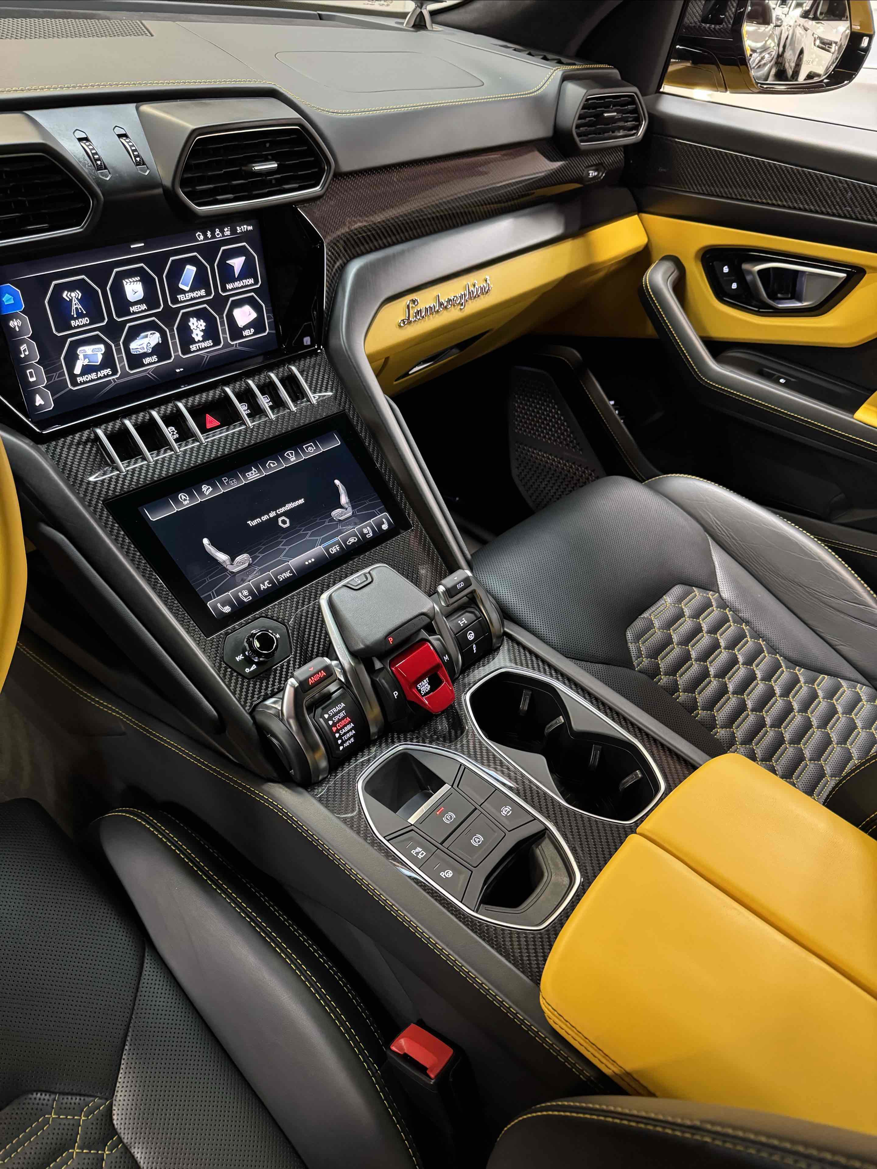 Used 2021 Lamborghini Urus image 27