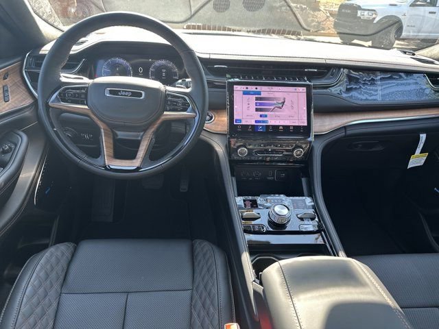 New 2025 Jeep Grand Cherokee Summit image 21