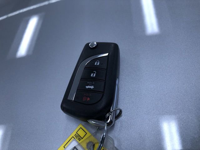 Used 2025 Toyota Corolla LE image 31