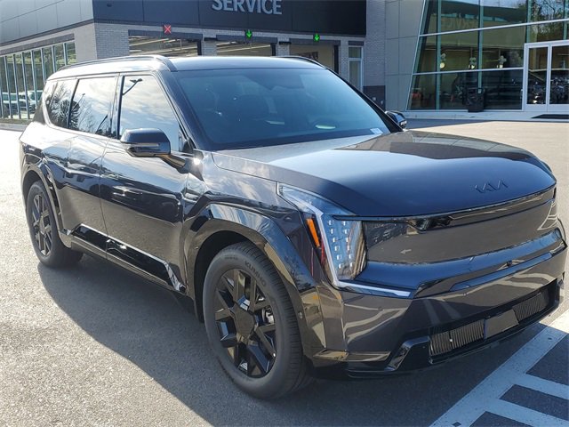 New 2026 Kia EV9 Land w/ Nightfall Edition Package image 3