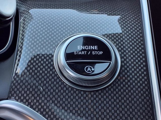 Used 2025 Mercedes-Benz GLC 300 image 25