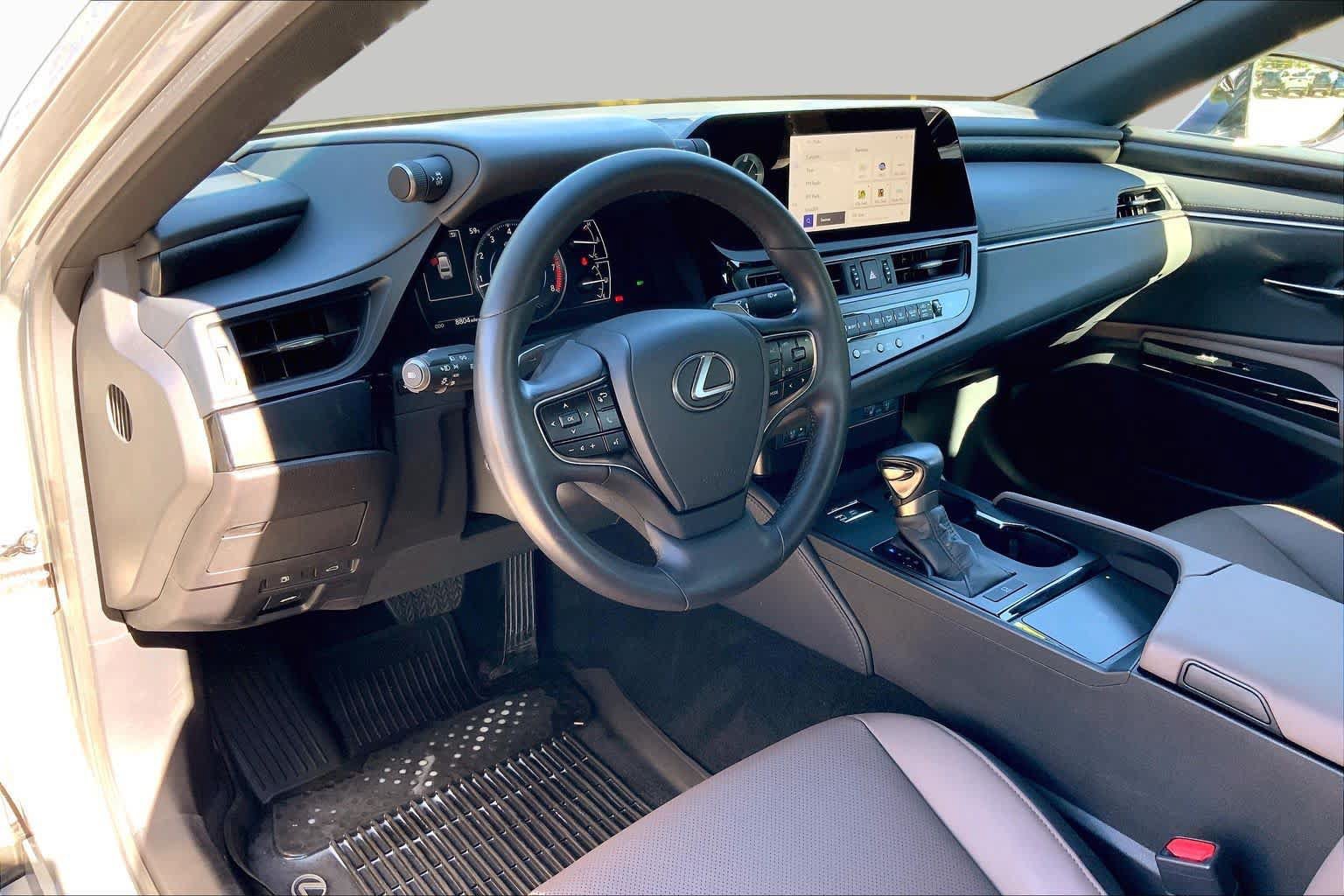 Used 2025 Lexus ES 350 w/ Premium Package FWD image 18