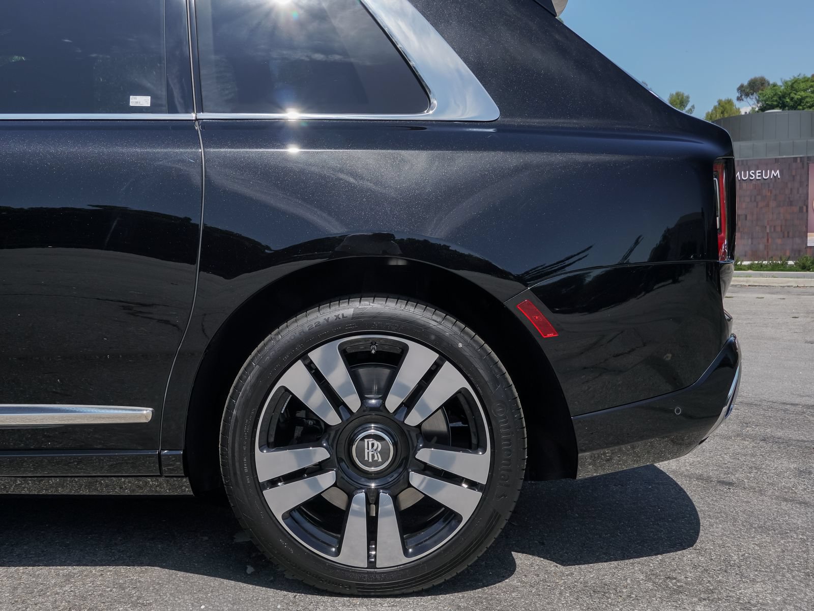 New 2027 Rolls-Royce Cullinan AWD/4WD image 4