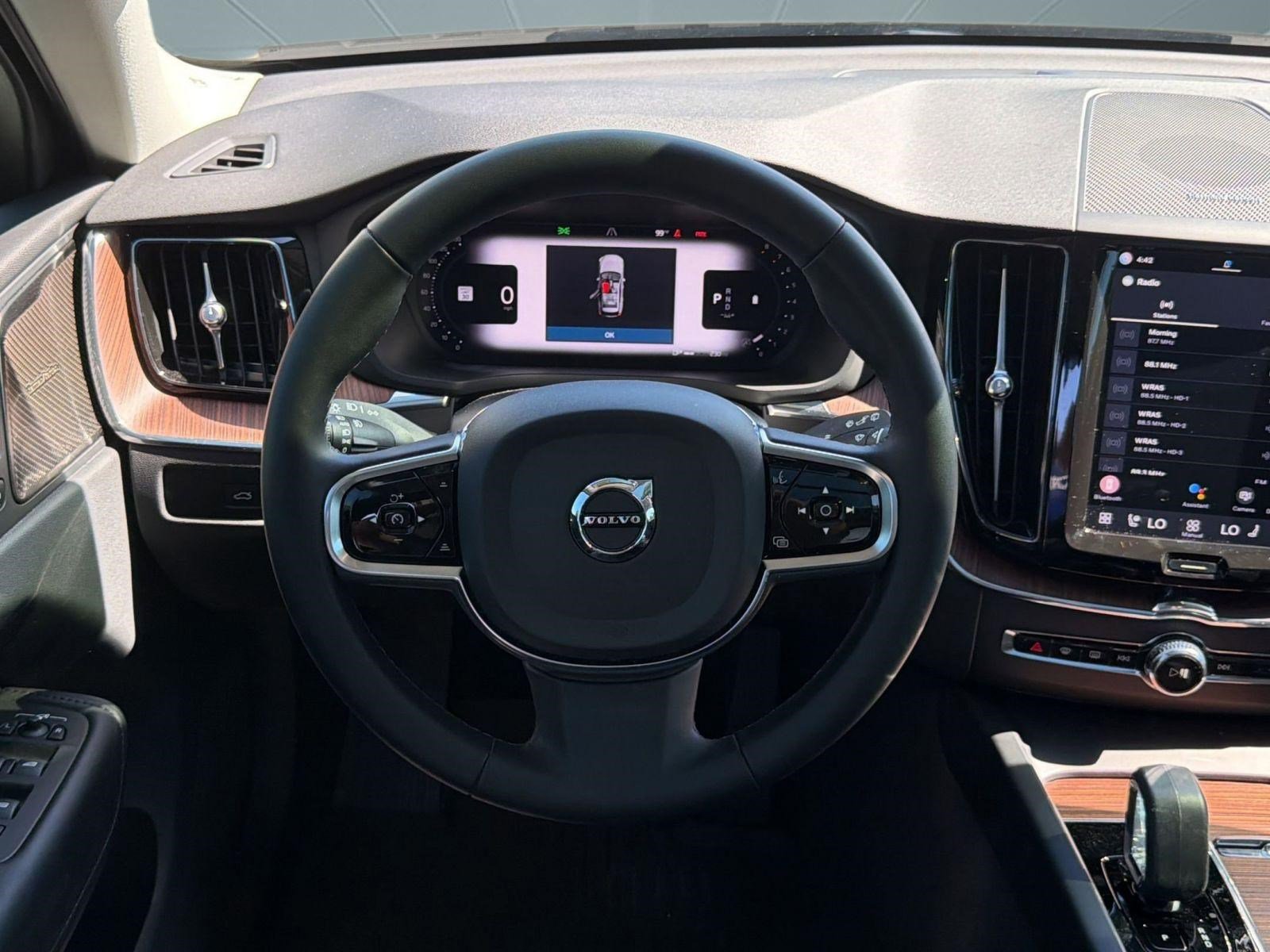 Used 2024 Volvo XC60 B5 Plus w/ Protection Package Premier AWD/4WD image 26