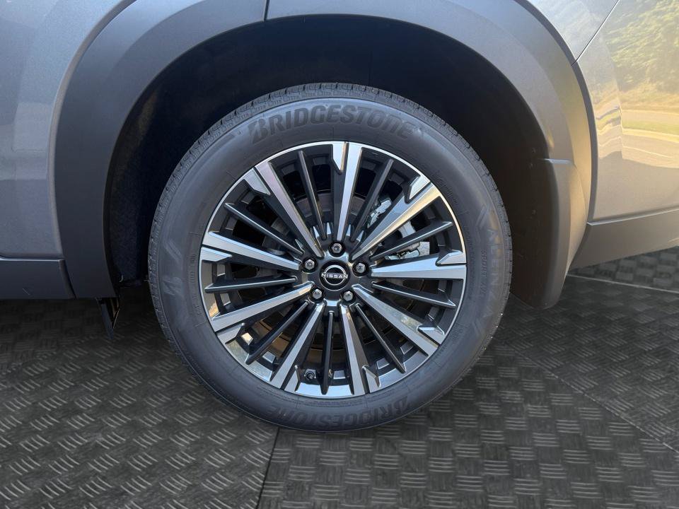 New 2026 Nissan Pathfinder Platinum FWD image 22