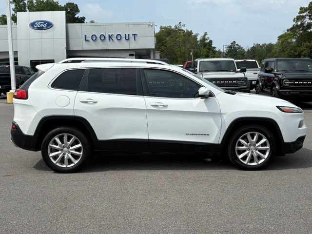 Used 2017 Jeep Cherokee Limited FWD image 6
