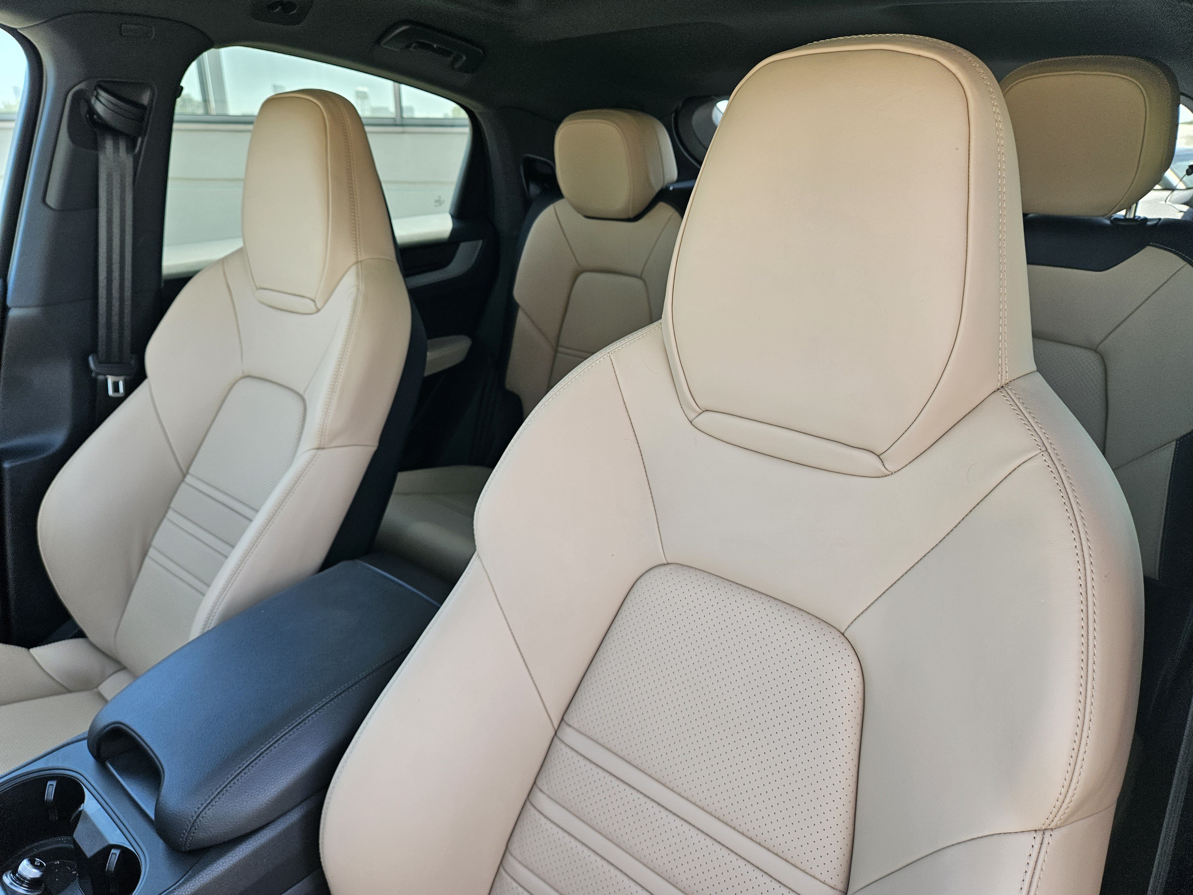 Certified 2026 Porsche Cayenne Coupe AWD/4WD image 6