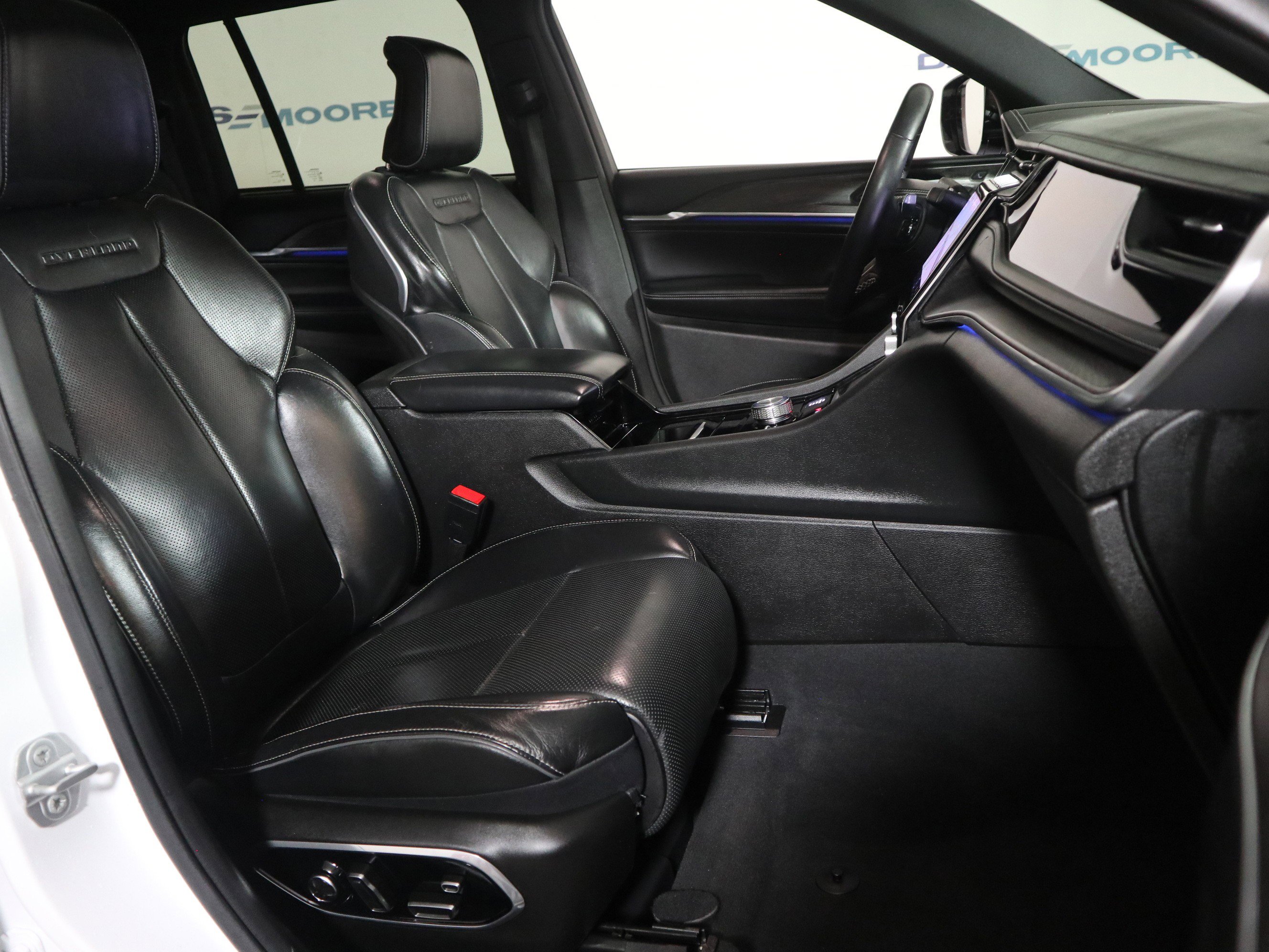 Certified 2022 Jeep Grand Cherokee Overland w/ Luxury Tech Group IV image 20