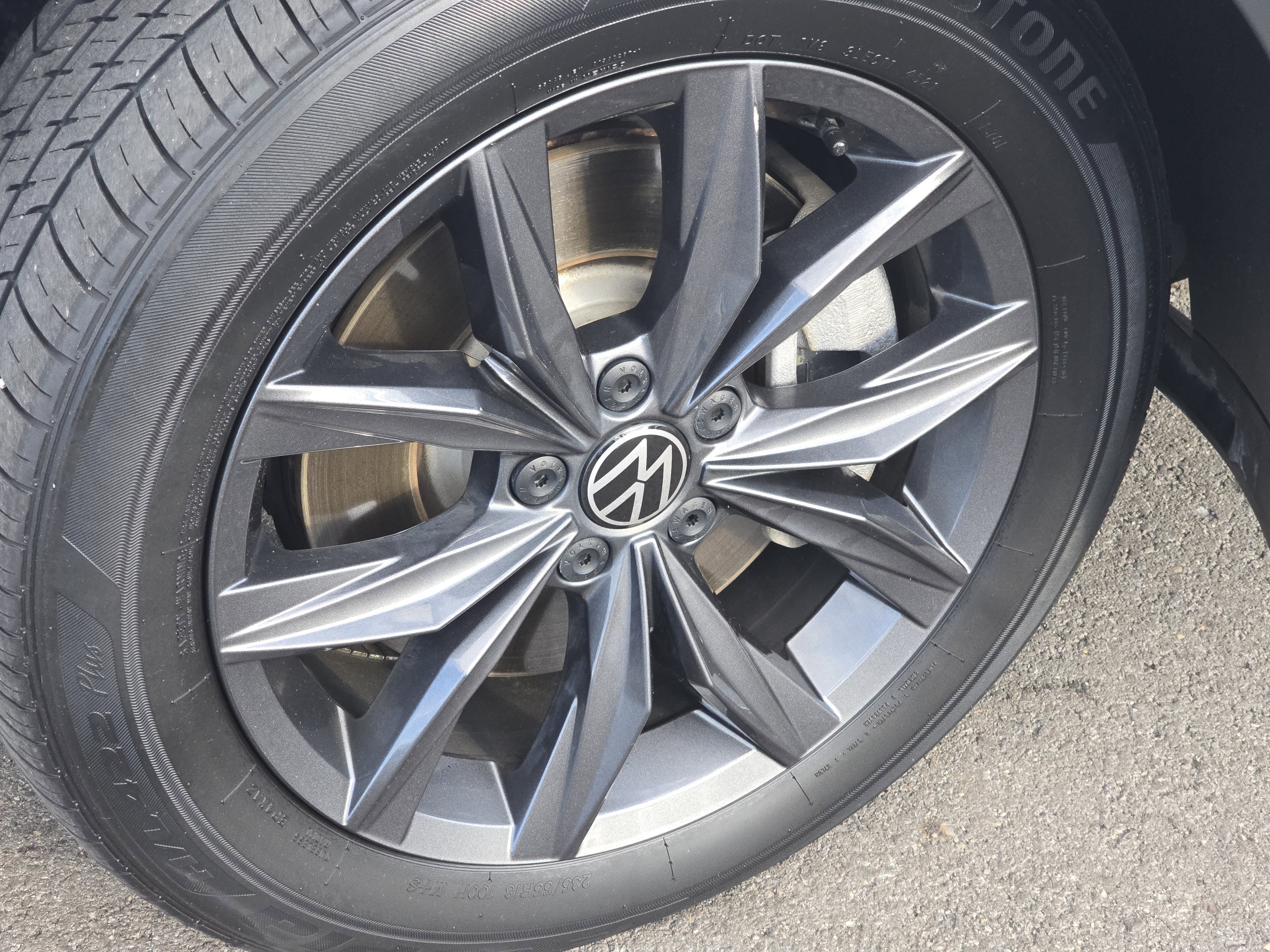 Used 2022 Volkswagen Tiguan SE image 13