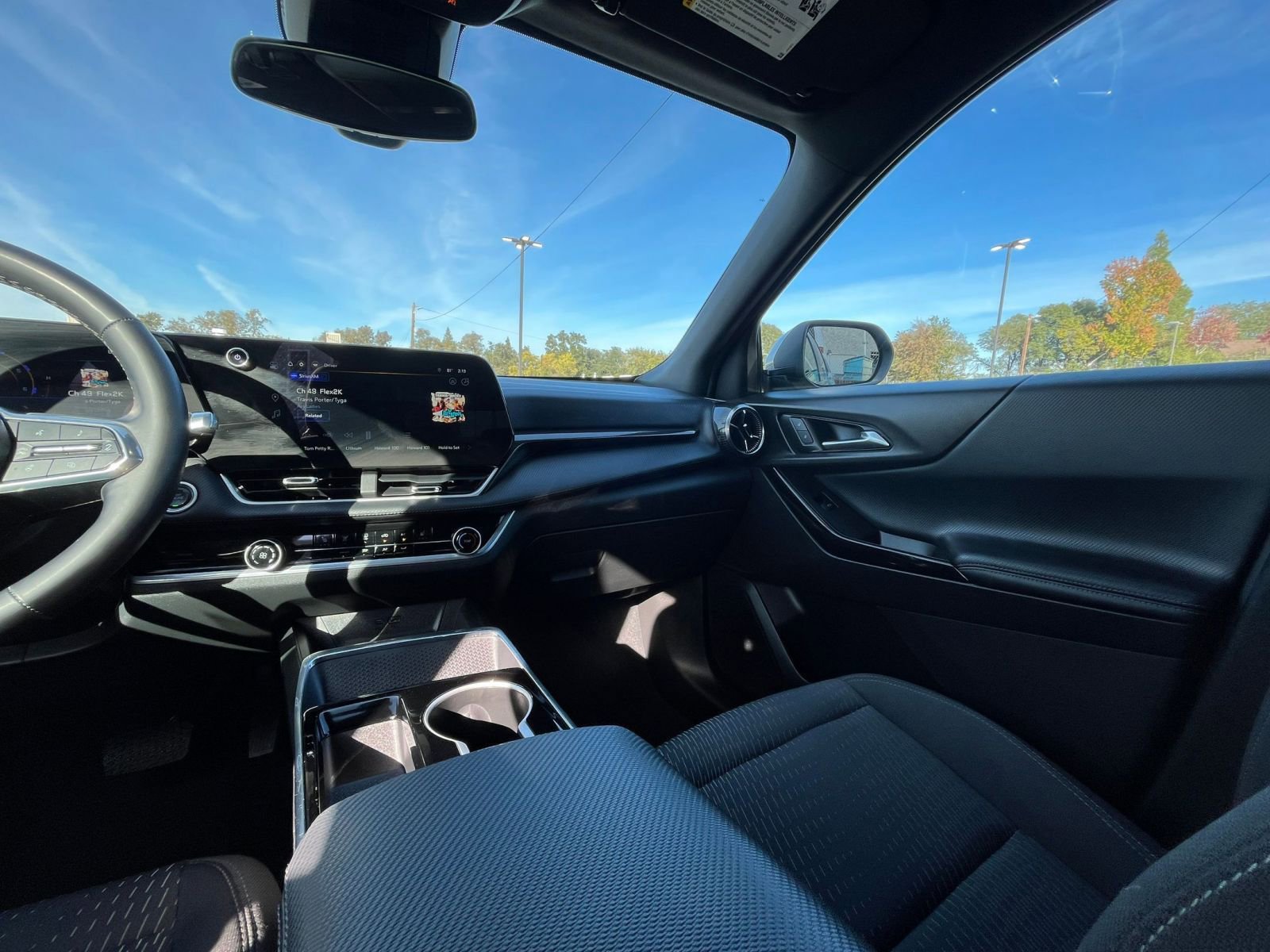 Used 2025 Chevrolet Equinox LT image 39