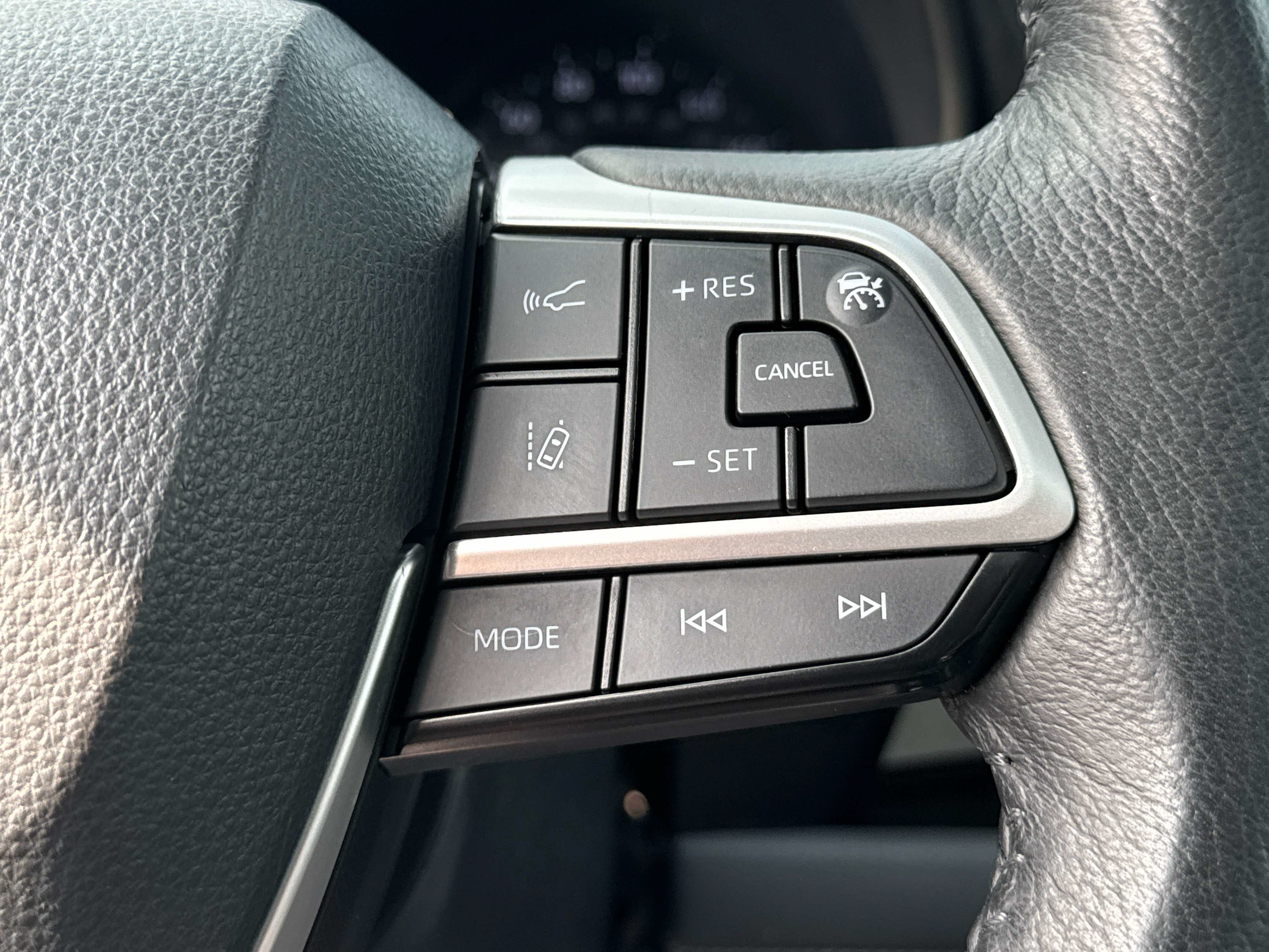 Used 2021 Toyota Sienna XLE FWD image 18