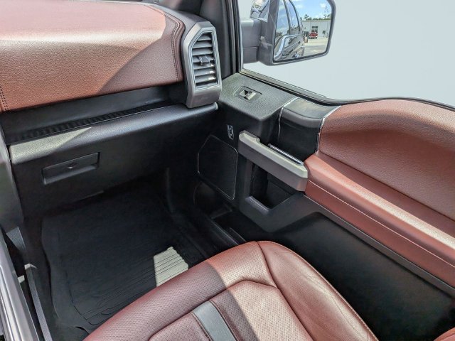 Used 2018 Ford F150 Platinum w/ Equipment Group 701A Luxury AWD/4WD image 15