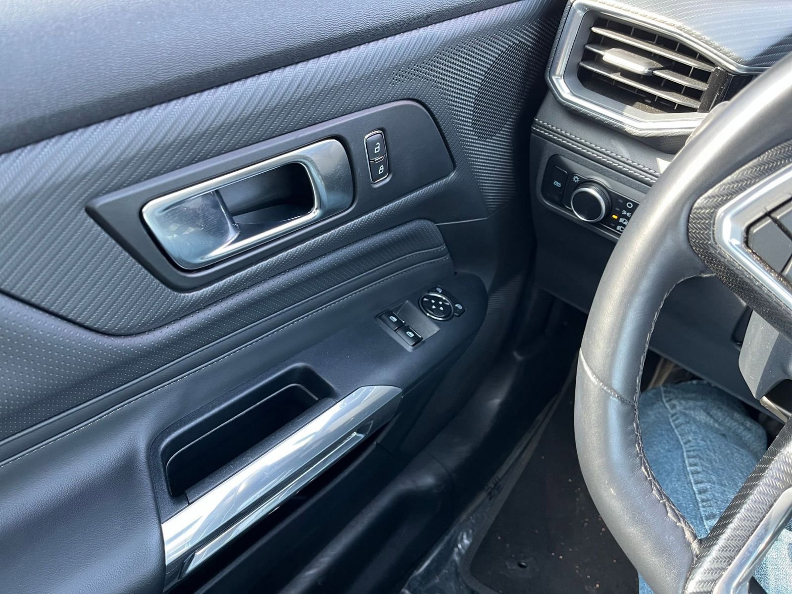 Used 2024 Ford Mustang Premium image 12