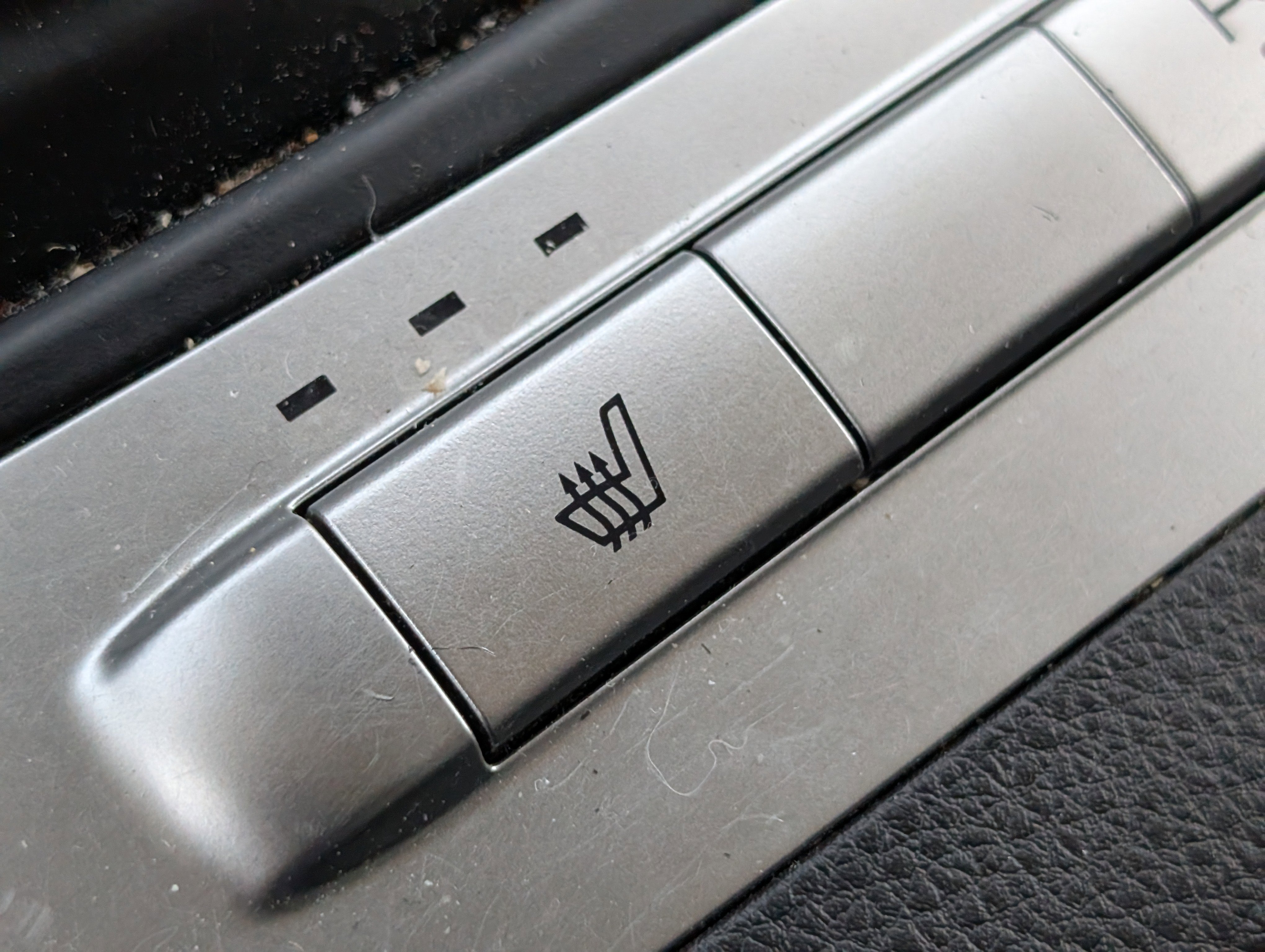 Used 2022 Kia Carnival LX FWD image 11