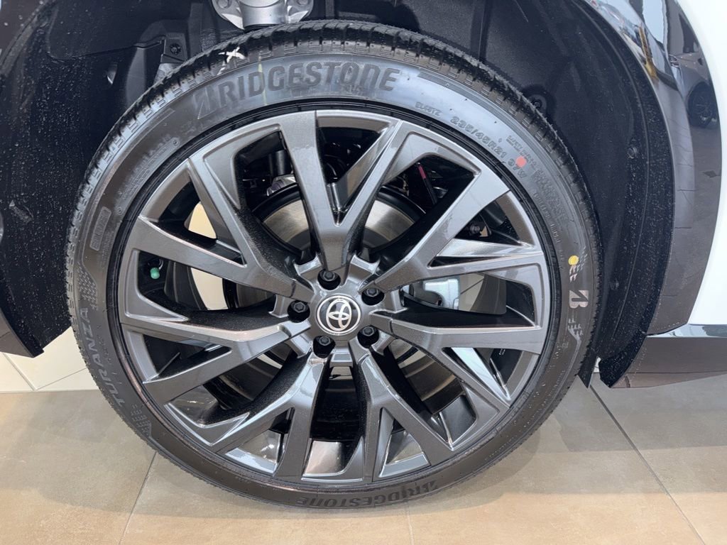 New 2025 Toyota Crown Signia image 18