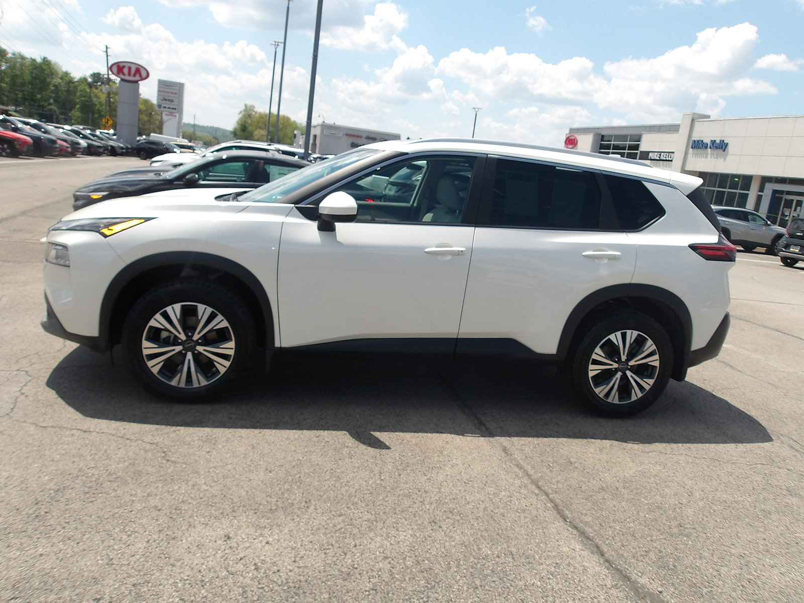 Used 2023 Nissan Rogue SV w/ SV Premium B Package AWD/4WD image 4