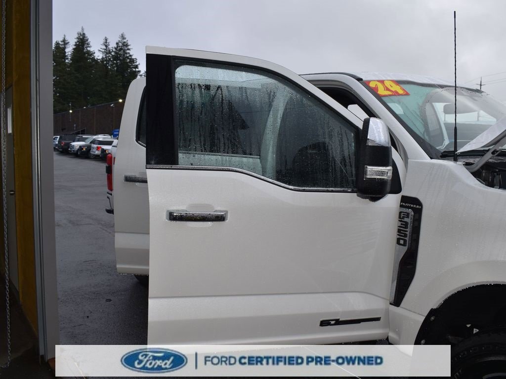 Certified 2024 Ford F350 Platinum image 32