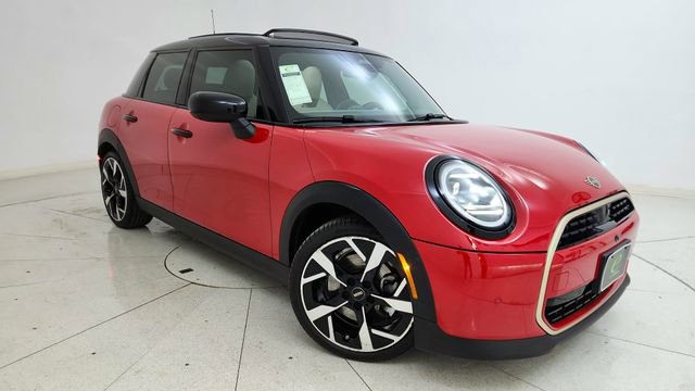Used 2025 MINI Cooper 4-Door Hardtop image 1