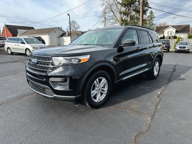 Used 2024 Ford Explorer XLT image 3