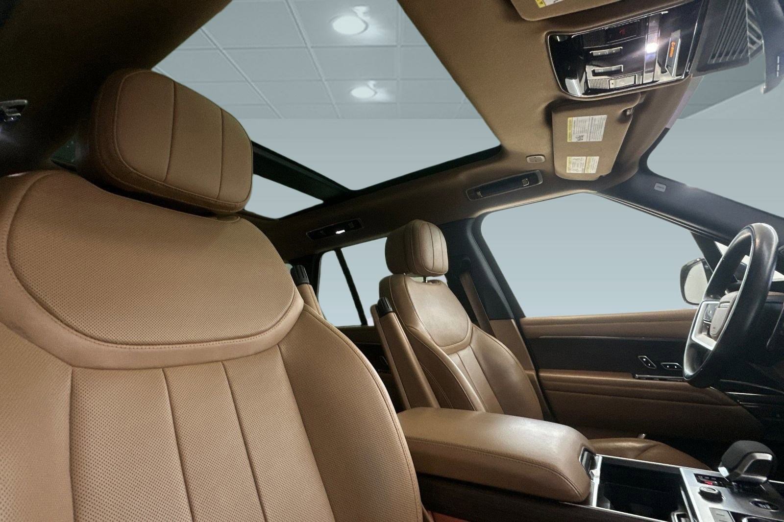 Used 2023 Land Rover Range Rover SE image 28