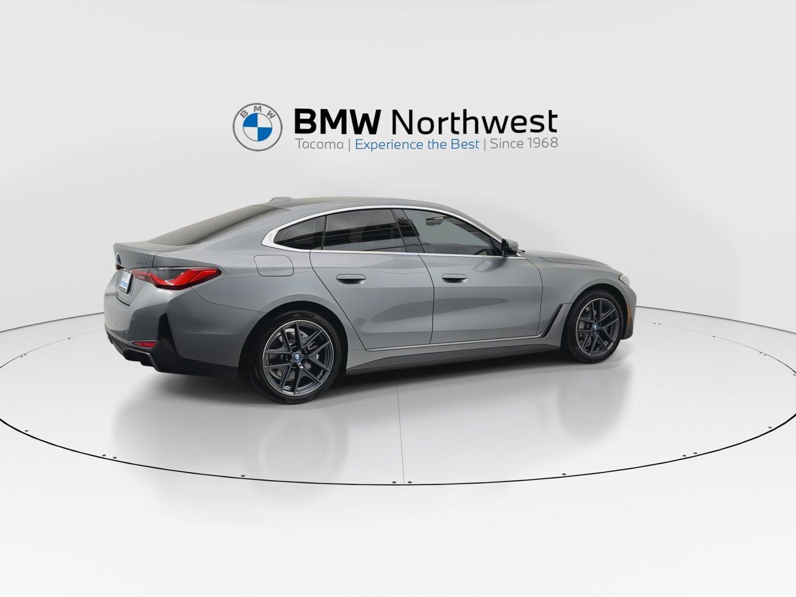Used 2023 BMW i4 eDrive35 w/ Premium Package RWD image 4