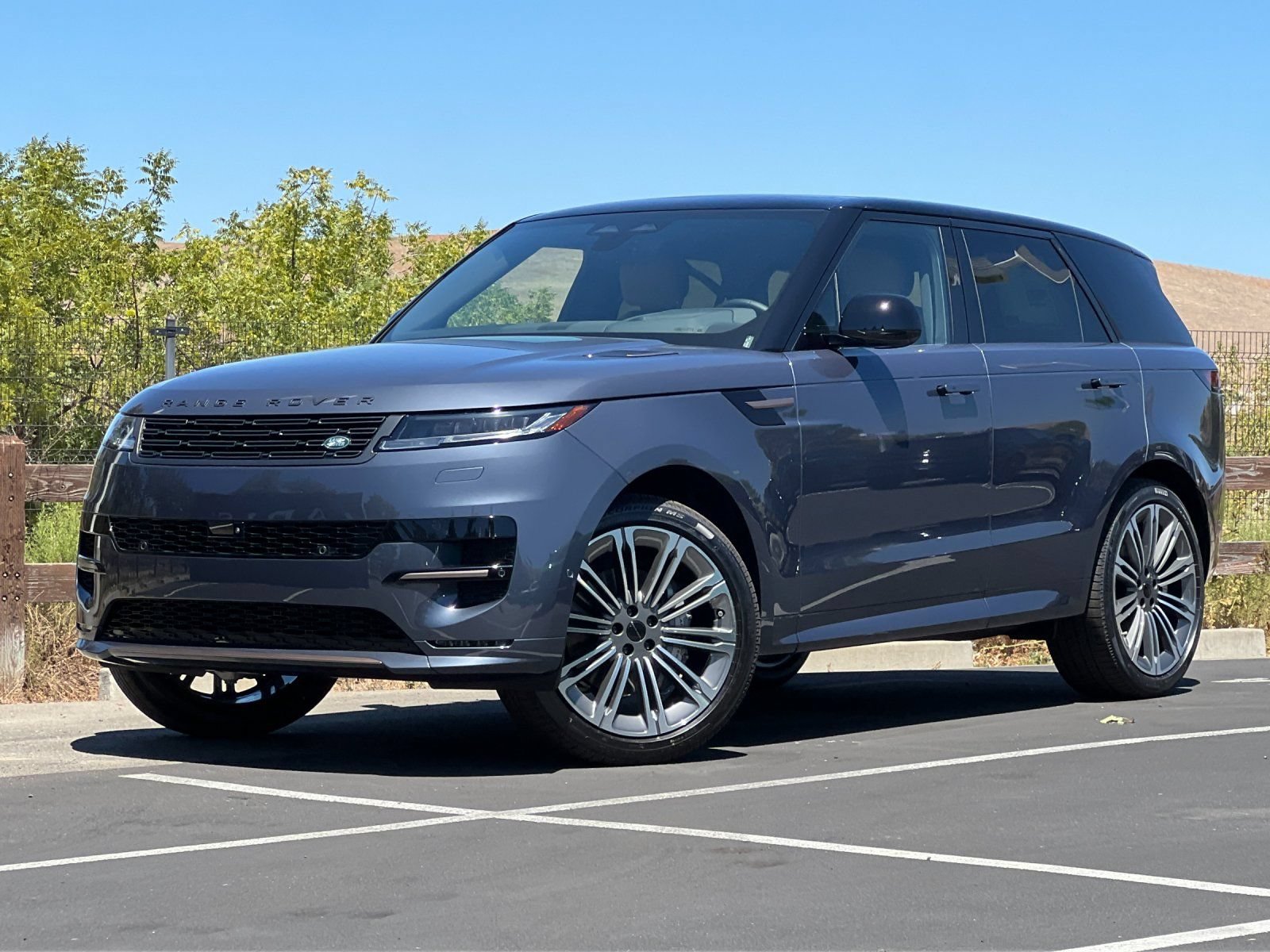 New 2026 Land Rover Range Rover Sport Dynamic SE