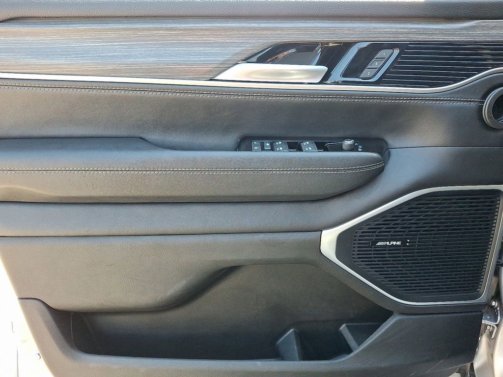 Used 2024 Jeep Wagoneer Series II image 13