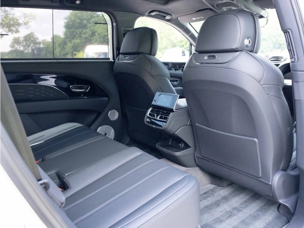 Certified 2024 Bentley Bentayga Extended Wheelbase image 51
