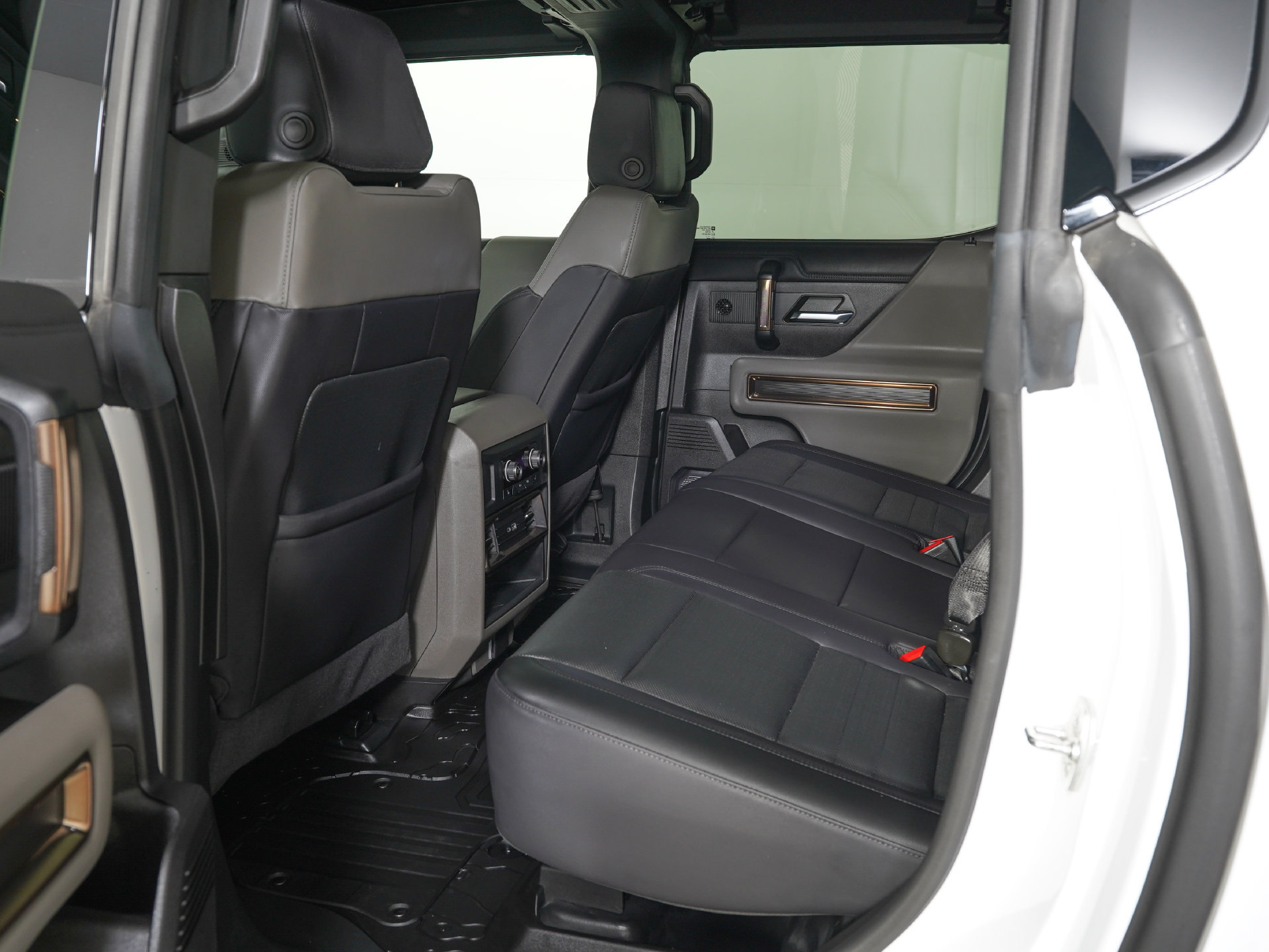 Used 2024 GMC Hummer EV 2X w/ Extreme Off-Road Package AWD/4WD image 13