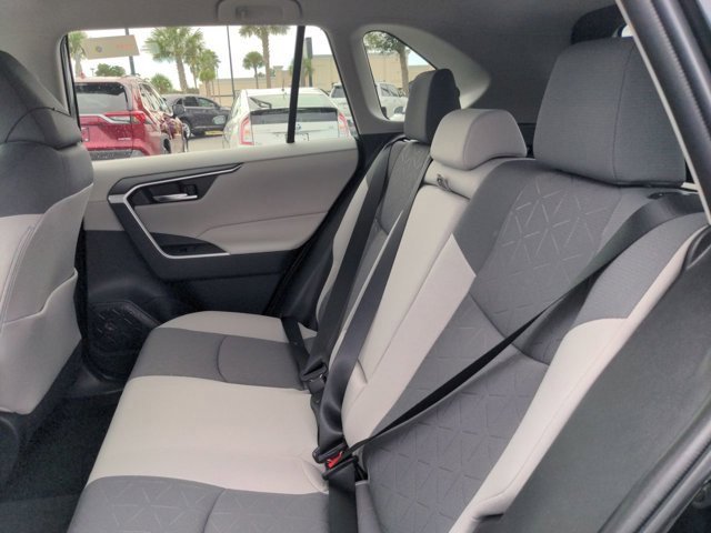 Used 2021 Toyota RAV4 XLE image 14