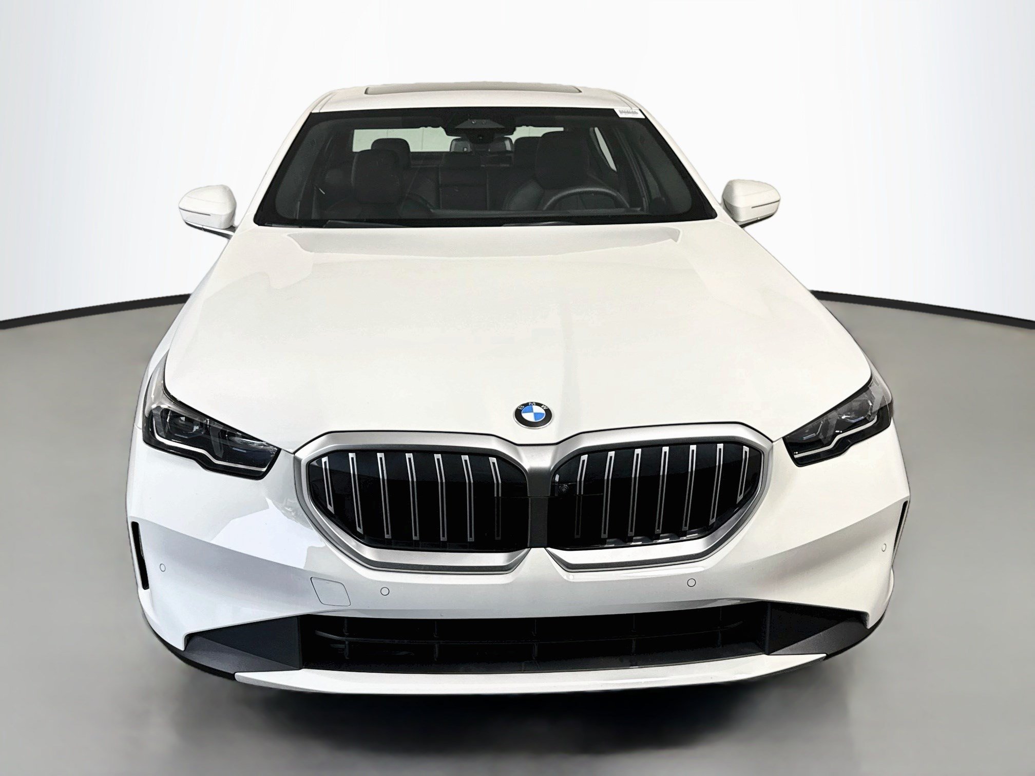 Used 2026 BMW 530i RWD image 2