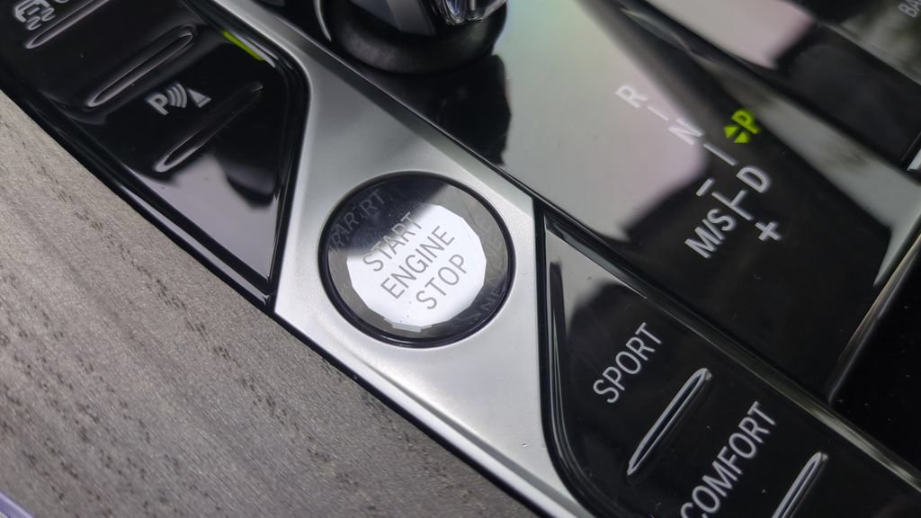 Used 2024 BMW ALPINA XB7 AWD/4WD image 28