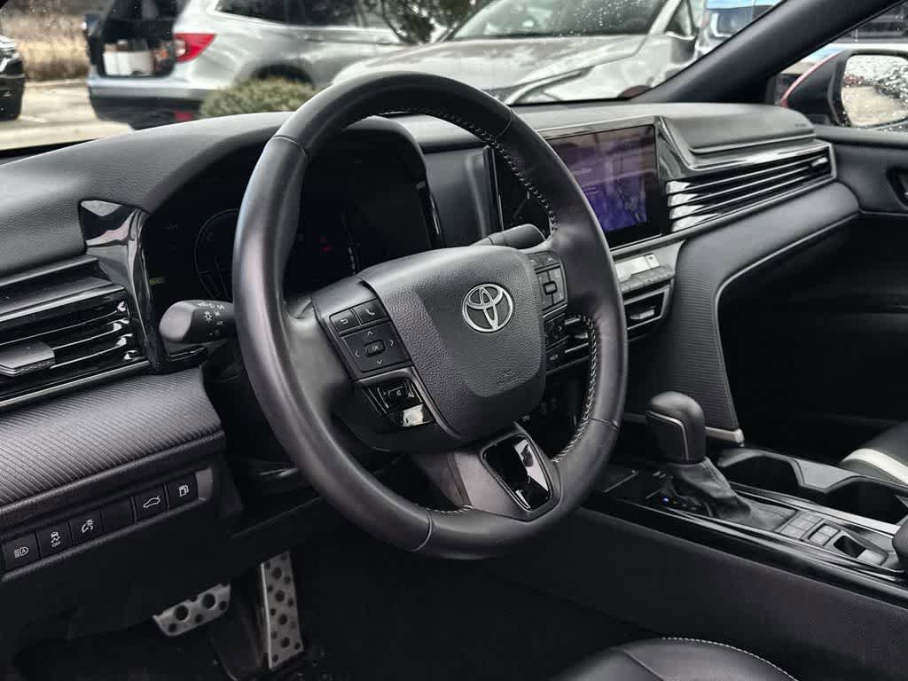 Used 2025 Toyota Camry SE FWD image 2