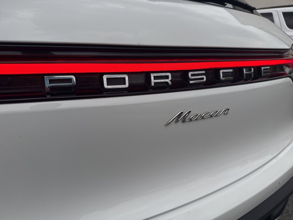 Used 2025 Porsche Macan image 25