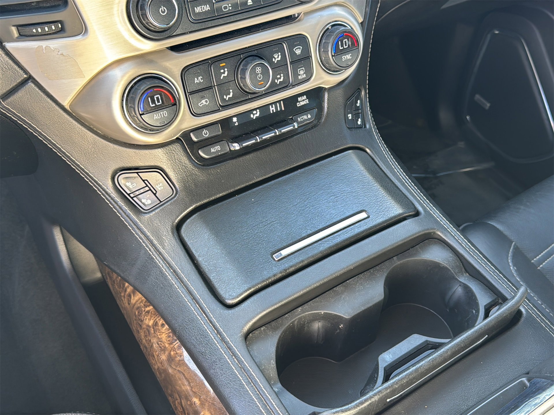 Used 2016 GMC Yukon XL Denali w/ Open Road Package image 21