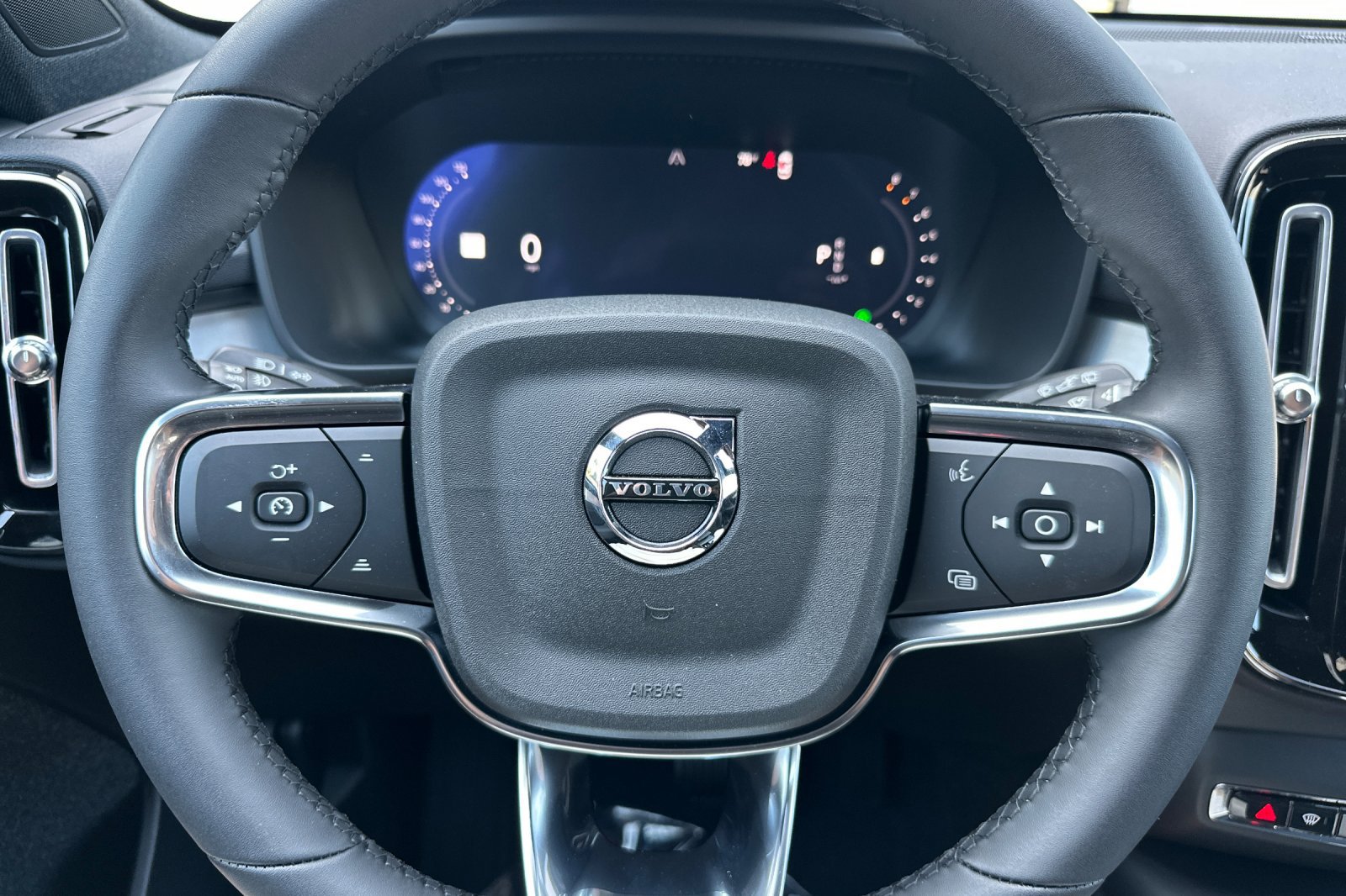 New 2026 Volvo XC40 B5 Ultra w/ Climate Package AWD/4WD image 21