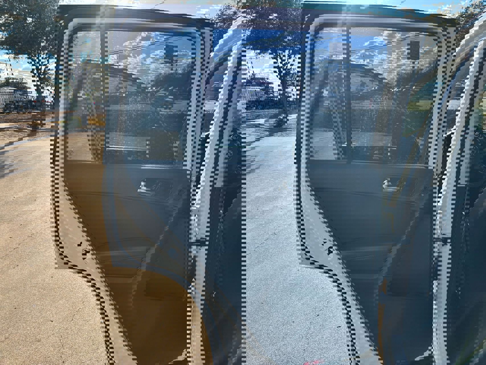 Used 2017 Volkswagen Tiguan S image 22