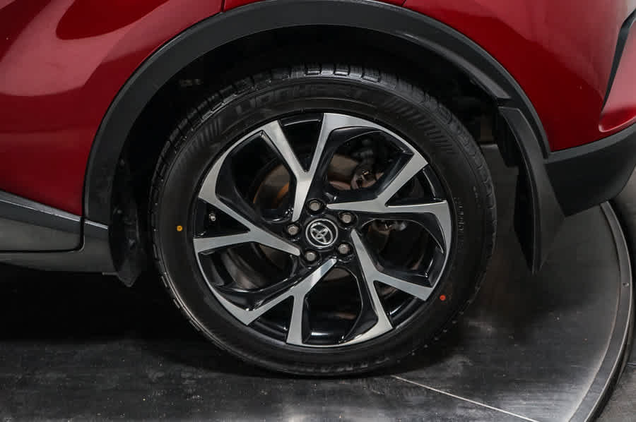 Certified 2018 Toyota C-HR XLE FWD image 11