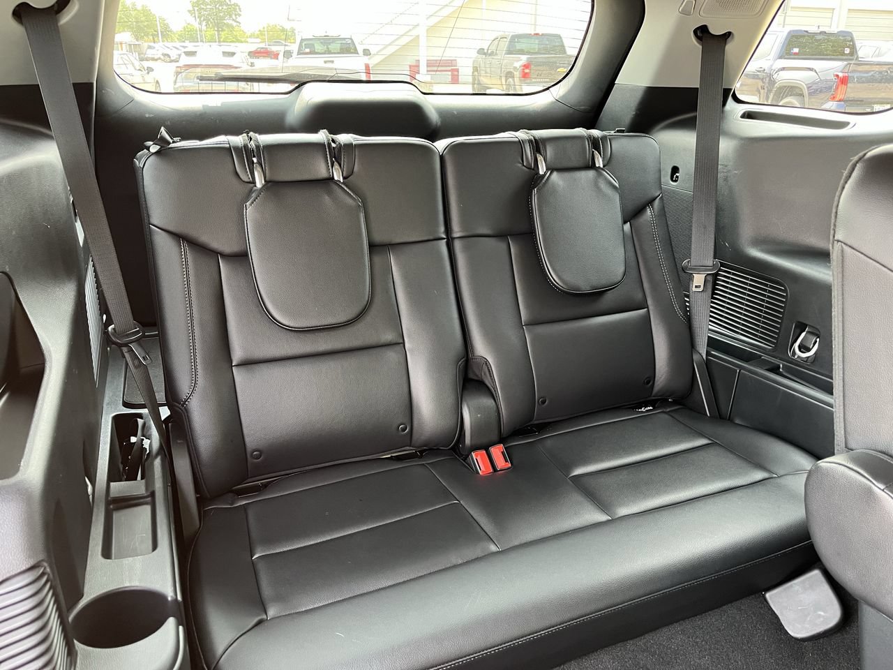 Used 2024 Ford Explorer Limited w/ Limited Technology Package RWD image 28
