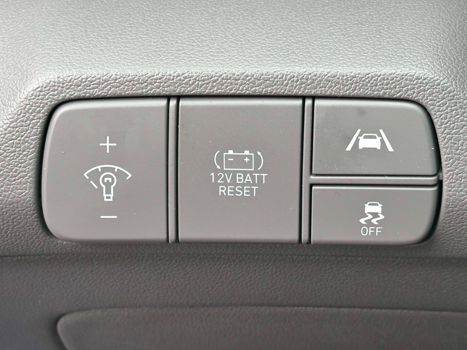 Used 2023 Hyundai Elantra Blue w/ Cargo Package image 17