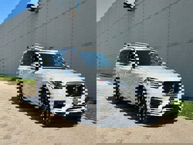 Used 2016 Volvo XC90 T8 R-Design image 2