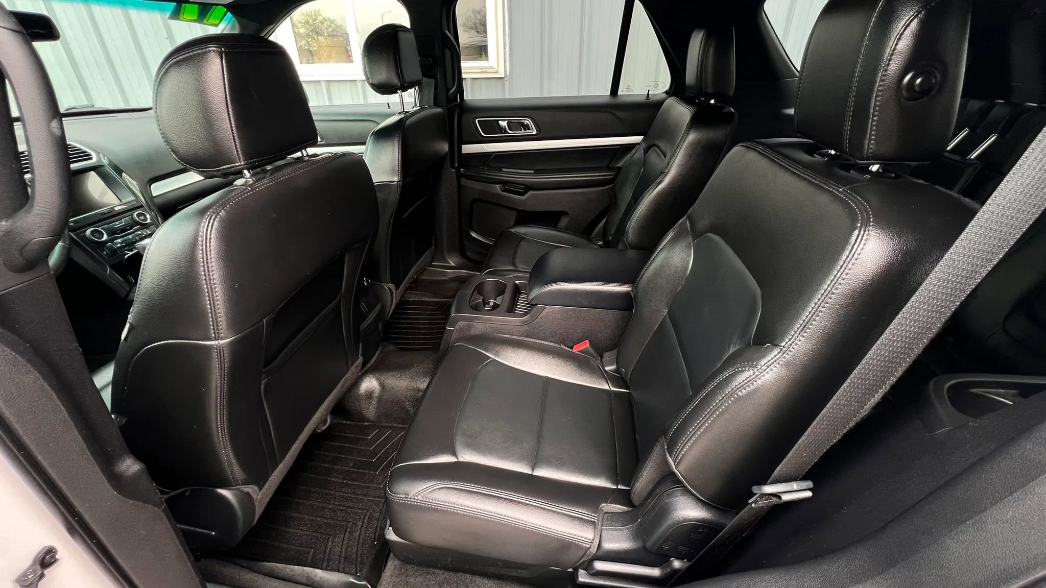 Used 2017 Ford Explorer XLT w/ Equipment Group 202A image 19