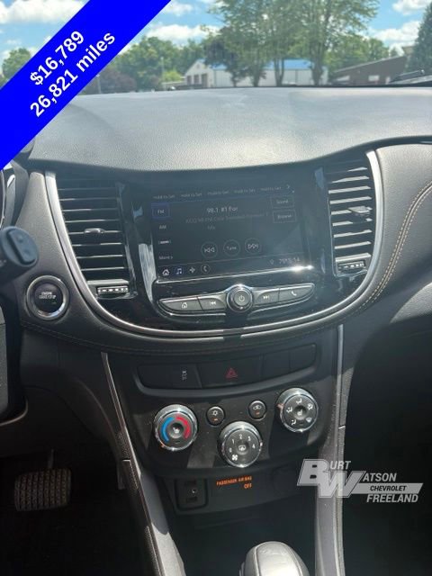 Used 2021 Chevrolet Trax LT w/ Premium Seat Package AWD/4WD image 21