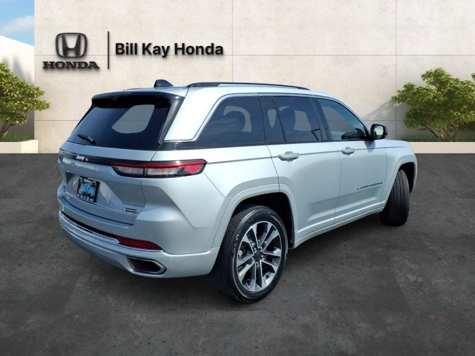 Used 2022 Jeep Grand Cherokee Overland w/ Luxury Tech Group IV image 3