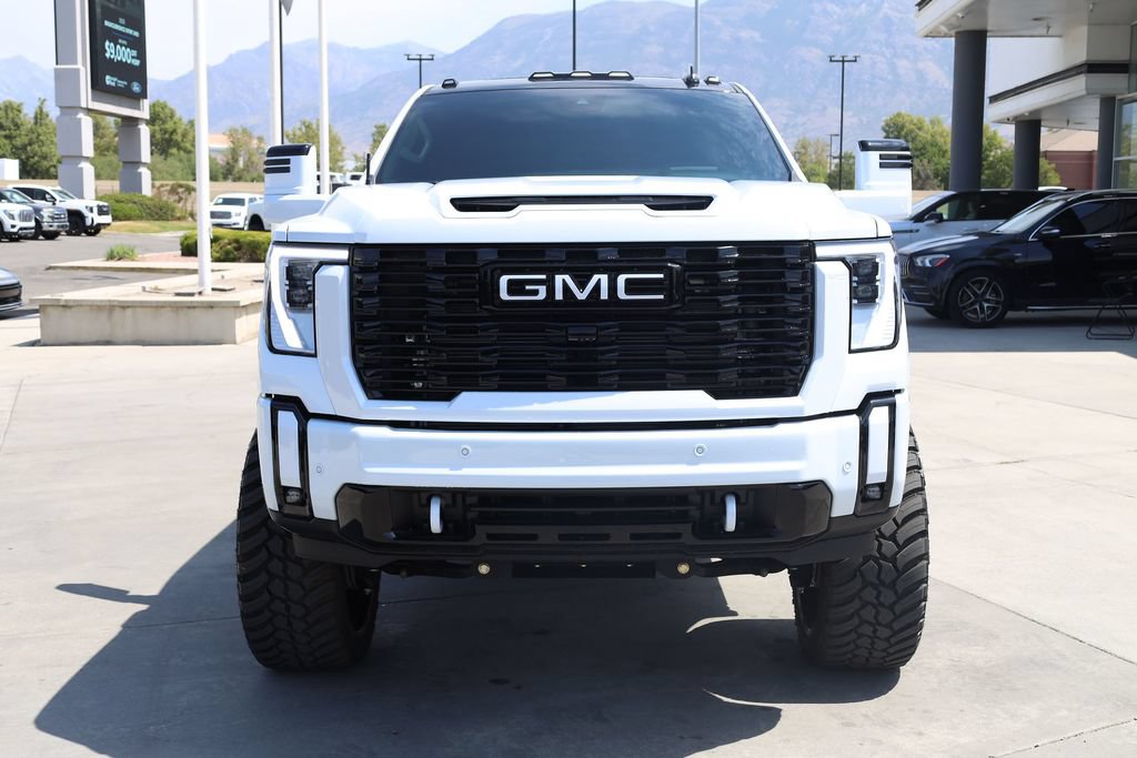 Used 2026 GMC Sierra 3500 Denali Ultimate AWD/4WD image 9