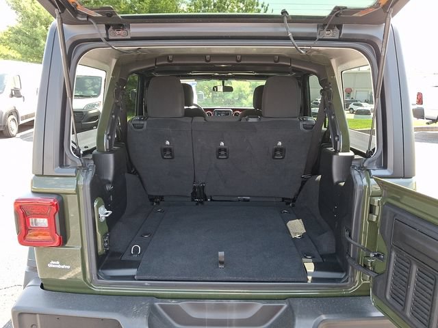 Certified 2021 Jeep Wrangler Unlimited Rubicon w/ LED Lighting Group AWD/4WD image 33