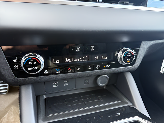 New 2026 Mitsubishi Outlander SEL FWD image 19