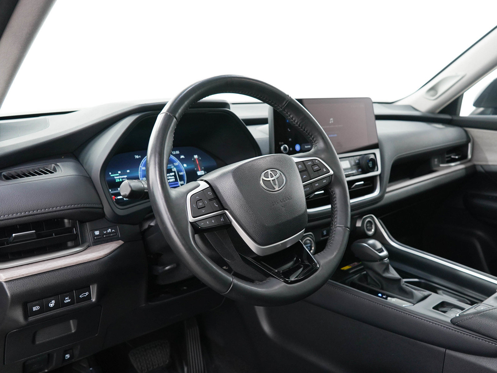 Used 2024 Toyota Grand Highlander AWD Hybrid image 28